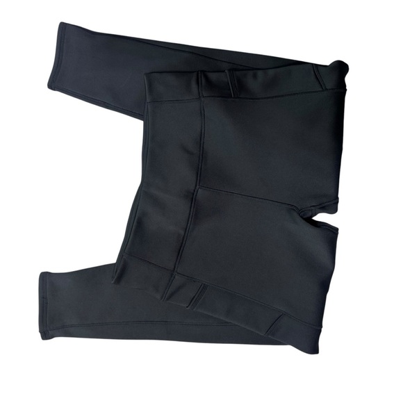 Kyodan Black Leggings with Modern Cutout Design - Picture 3 of 6